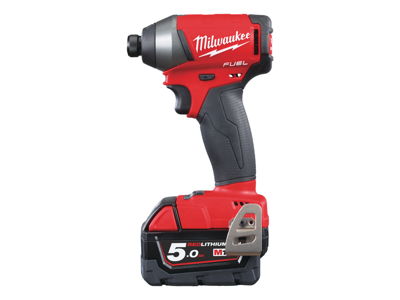 MILWAUKEE SLAGSKRUENØGLE 1/4" SEKSKANT 2XBATT. 5.0AH+LADER KULFRI