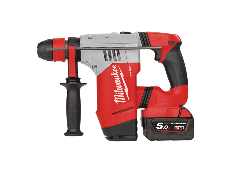 MILWAUKEE BOREHAMMER SDS M18 2XBATT. 5.0AH + LADER KULFRI Ø28MM BETON