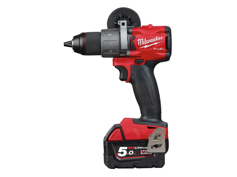 MILWAUKEE SLAGBOREMASKINE M18 2XBATT. 5.0AH + LADER KULFRI