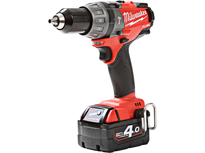 MILWAUKEE SLAGBOREMASKINE M18 BPD-402C 2XBATT 4.0AH + LADER I PAPKASSE